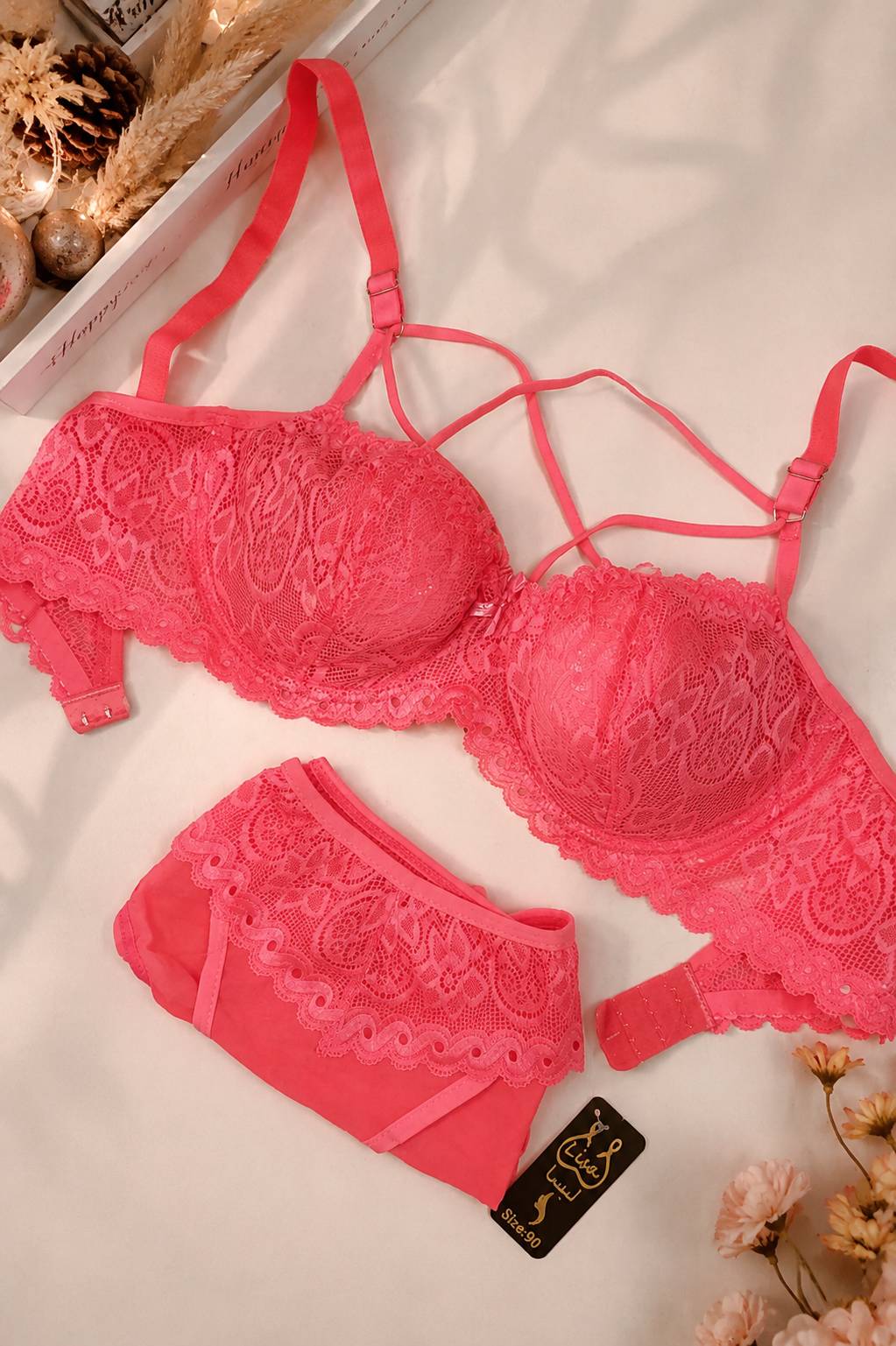 اگر میخوای هم شیک باشی هم راحت  ست گلبهی  لیسا  هاردنس دار  و حتما  تو کمدت  شارژ کن 😍  قلاب استیل ضد حساسیت  ترکیب نخ و گیپور زیبایشو دو چندان کرده کاپ  بسیار خوش فرمی داره  شورت کاربردی  فاق شورت دولایه  ضد حساسیت سایز :  ۷۰/۸۹/۸۵/۹۰
