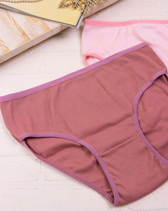 شورت ساده کبریتی آواز کبریتی ،نخ پنبه ، با کیفیت و با کشسانی مناسب رنگ بندی مختلف مطابق تصویر سایزبندی: XL: مناسب سایز ۴۰ تا ۴۴ XXL: مناسب سایز ۴۴ تا ۴۸ XXXL: مناسب سایز ۴۸ تا ۵۲